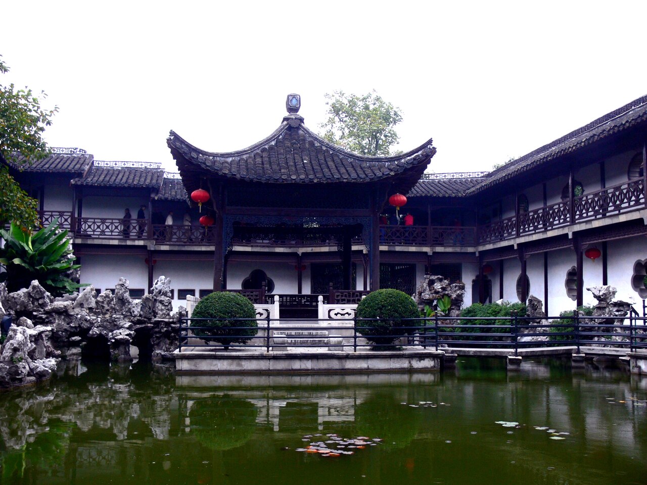 何园复道回廊与庭院